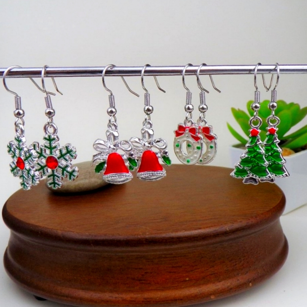 Harriet Ave Christmas Earrings